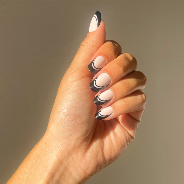 Surprise Yourself: Learn How To Paint Press-On Nails In 6 Easy Steps!